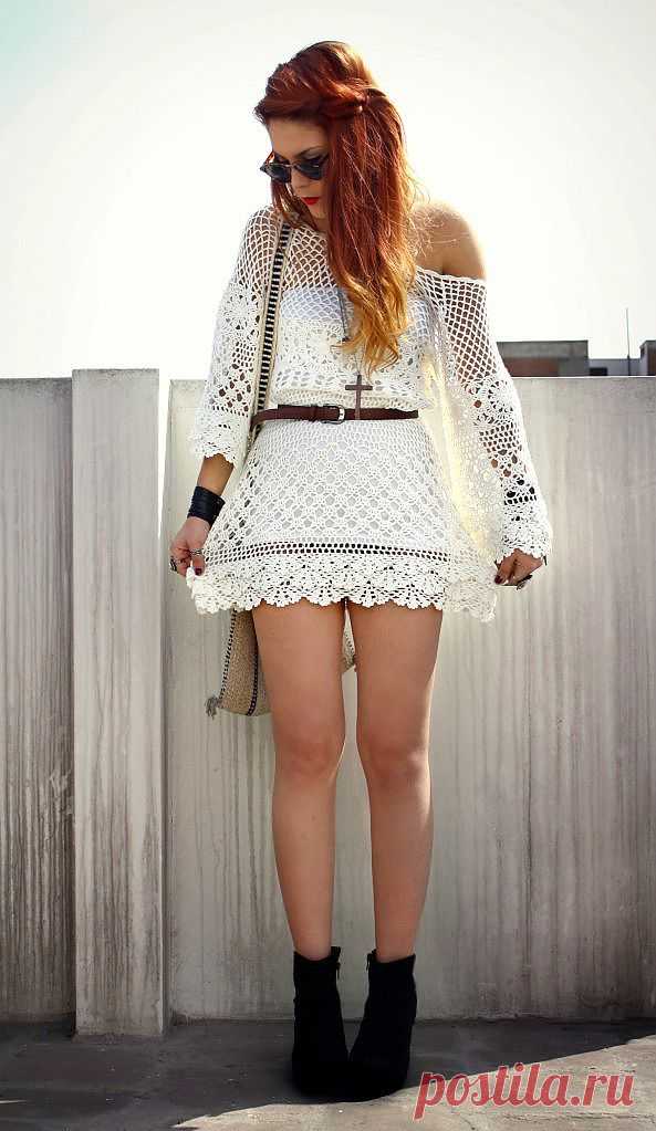 Нарядная туника (платье) с рукавом реглан крючком.