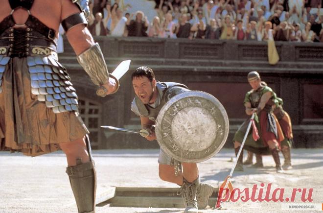 "Гладиатор".
«Генерал, ставший рабом. Раб, ставший гладиатором. Гладиатор, бросивший вызов империи».