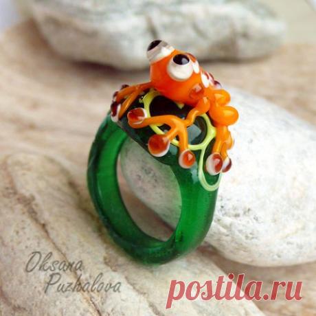 Украшения, выплавленные из стекла. Мастер Оксана Пужалова
