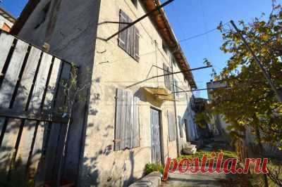 Casa indipendente Contrada Cremenzi, Valdagno | 2 locali | 123 m² VALDAGNO - Castello: potrai ristrutturare a tuo piacimento questa casetta affiancata di 123 mq., ins...