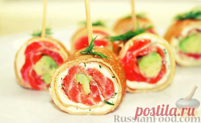 Рецепт: Блинчики с форелью, сливочным сыром и авокадо на RussianFood.com