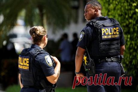 В США первого офицера-трансгендера обвинили в шпионаже в пользу России. В США первого офицера-трансгендера, майора американской армии Джейми Ли Генри и его жену Анну Габриэлян обвинили в шпионаже в пользу России. Супругов уличили в заговоре с целью предоставления российскому правительству медицинской информации об американских солдатах и ​​их родственниках.