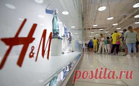 «Коммерсантъ» узнал о предоплате H&amp;M за флагманский магазин в Москве. H&amp;M внес годовую предоплату за магазин на Тверской и заплатил штрафы ТЦ «Колумбус». Эксперты, опрошенные газетой, допускают, что сеть пытается сохранить площади, чтобы продать стоки или даже остаться на рынке