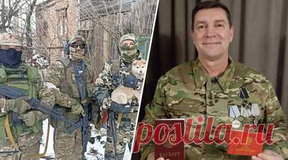 «Лучший подарок на день рождения»: RT добился оформления гражданства РФ участнику СВО, награждённому медалью «За отвагу». Уроженец Узбекистана Александр Бабков, удостоенный госнаграды за участие в СВО, получил российский паспорт. RT совместно с МВД на протяжении двух лет помогал бойцу на всех этапах оформления документов. Так как Александр был объявлен в розыск по запросу Узбекистана за участие в СВО, ему могли отказать в гражданстве РФ, но в рамках проекта «Не один на один» он получил…