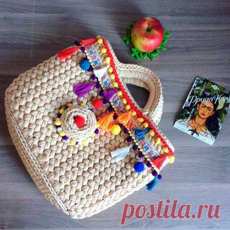 Публикация Ярмарка Мастеров: handmade,арт в Instagram • Май 7 2017 в 7:08 UTC 1,599 отметок «Нравится», 8 комментариев — Ярмарка Мастеров: handmade,арт (@livemaster_ru) в Instagram: «Яркая сумка «Фрида» из трикотажной пряжи в магазине Denisenkobrand  Узнать цену и купить можно по…»