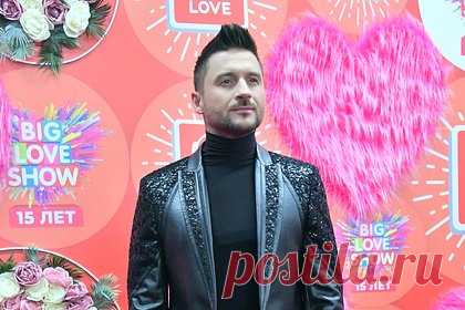 Лазарев призвал не делать соревнование из пожертвований пострадавшим в «Крокусе». Российский певец Сергей Лазарев призвал не делать соревнование из пожертвований пострадавшим при теракте в «Крокус Сити Холле». Он также добавил, что артист или рискует быть обвиненным в хайпе, если называет конкретные суммы пожертвований, или может быть обвинен в бездействии, если отправляет деньги без огласки.