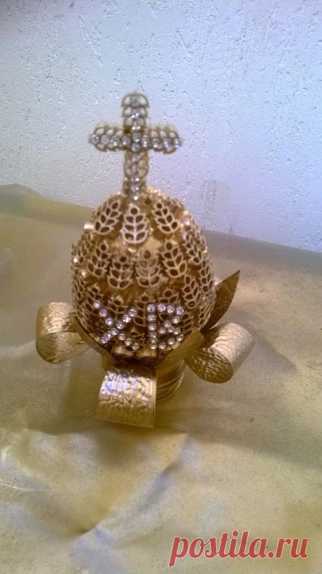 Пасхальное яйцо из фигурных макаронных изделий.