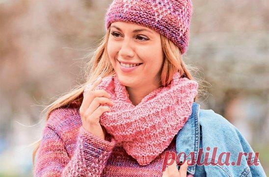 РАЗМЕРЫ
130 (140) x 20 cм
ВАМ ПОТРЕБУЕТСЯ
Пряжа (100% шерсти; 125 м/50 г) — 200 г кораллово-розовой; круговые спицы №7.
РЕЛЬЕФНЫЙ УЗОР
Вязание по кругу: количество петель кратно 4.
1-й ряд: лиц. петли.
2—5-й ряды: попеременно 2 лиц. и 2 изн.
6-й ряд: лиц. петли.
7—10-й ряды: попеременно 2 изн. и 2 лиц.
В высоту повторять с 1-го по 10-й р.
ПЛОТНОСТЬ ВЯЗАНИЯ
13 п. х 20 р. = 10 х 10 см, связано рельефным узором спицами №7.
Внимание!
Изделие вяжется двойной нитью.
ВЫПОЛНЕНИЕ РАБОТЫ
На спиц