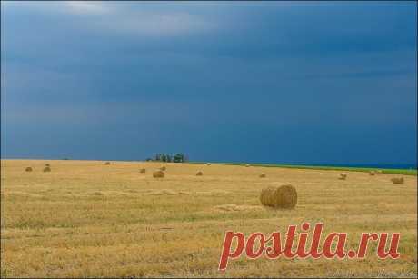 ФОТОПРОГУЛКИ. ДОЖДЬ НАД МОРЕМ