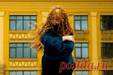 Эти слова используют не к месту! Не говорите так, чтобы не потерять лицо! Некоторые слова люди употребляют не по назначению. Проверьте, вы точно знаете их значение? А то некоторые стараются показать уровень эрудиции, но не всегда...