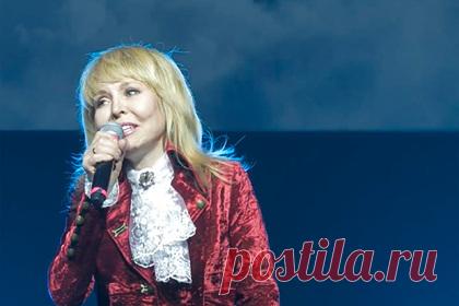 На калужском «УграФесте» выступили Ольга Кормухина и Алексей Белов. В Калуге завершился фестиваль «УграФест», посвященный 541-летию победного окончания великого стояния на реке Угре в Калужской области. Мероприятие посетили около 1,5 тысячи человек. Первые 500 гостей получили первый в мире комикс, посвященный великому стоянию на Угре 1480 года.