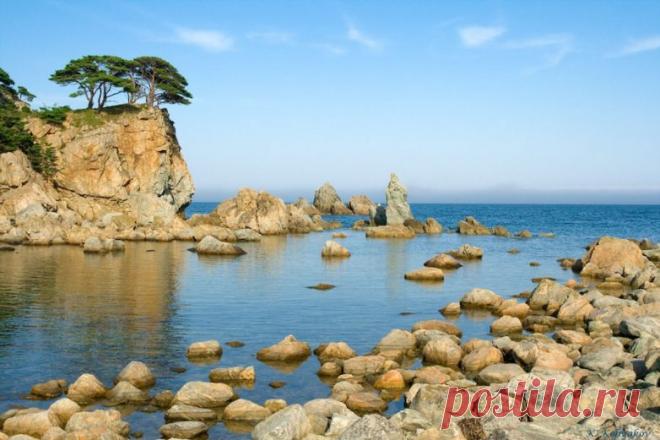 Дальневосточный морской заповедник. Целью создания этого заповедника было сохранение редких видов морских и прибрежных животных и растений. На некоторые территории человеку заходить запрещено, но и того, что остаётся на долю туристов, вполне достаточно. Правда, здесь полностью запрещены рыбалка и охота...  |  Красивейшие заповедники России / Туристический спутник