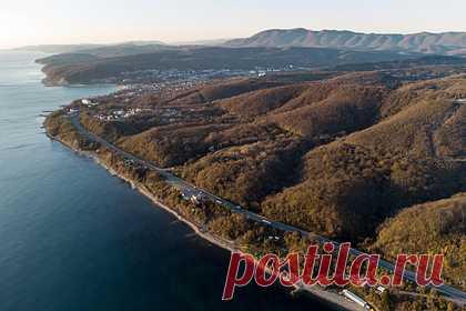 Россиянам назвали способы отдохнуть на море в ноябре дешевле 40 тысяч рублей. Эксперты туристической отрасли назвали россиянам способ отдохнуть 10 дней за 40 тысячи рублей в конце ноября. По данным аналитиков, дешевле всего отпуск в это время года обойдется в Сочи. Десятидневную путевку с перелетом, проживанием и питанием на базе завтраков на двоих можно приобрести за 20,8 тысячи рублей.