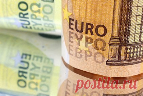 Белоруссия потребовала от Литвы компенсацию за разрыв договора. Белоруссия потребовала от Литвы миллиард евро в виде компенсации за разрыв договора о транзите удобрений производства ОАО «Беларуськалий» в Клайпедский морской порт. В Министерстве коммуникаций и транспорта Литвы уточнили, что Минск уведомил об обращении в арбитраж на основании договора от 1999 года.