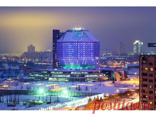 Выходные в Минске (Минск — Дудутки — Мир — Несвиж, 3 дня + ж/д)
Минск - столица Республики Беларусь, город с богатой историей и динамично развивающийся сегодня. Несмотря на столичный статус, Минск любят за его размеренный ритм жизни, уют и гостеприимство. Это город, где каждый будет чувствовать себя как дома.