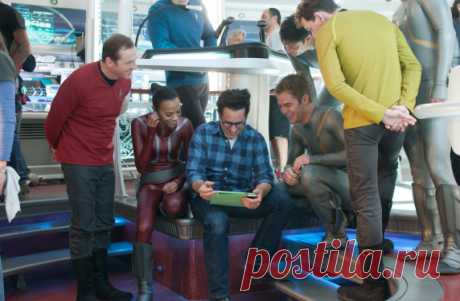 Variety: Спилберг, Джей Джей Абрамс и другие инвестировали в сервис для просмотра фильмов дома в день премьеры