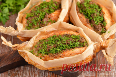 Куриная грудка с говяжьей печенью в духовке - Совет да Еда Куриную грудку готовлю в виде отбивных и целыми кусочками. Вариантов приготовления у меня множество. Целые куски филе еще разрезаю разными способами и заполняю начинками из сыра, овощей, фруктов или грибов. Но для начинки еще отлично подходит куриная, свиная, индюшиная или говяжья печень. Блюда с ней получаются очень сытными, ароматными и вкусными. Сегодня готовлю фаршированную куриную […]