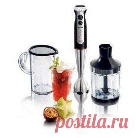 Купить Блендер Philips HR1371/90 погружной 700 Вт черный  / Интернет-магазин "Vseinet.ru".
Погружной блендер Philips HR 1371/90 оснащен мощным мотором - 700 Вт. Пять скоростей работы дополнены функцией турборежима. Насадка из нержавеющей стали с ножом двойного действия параллельно измельчает и перемешивает продукты. Ее особая форма исключает разбрызгивание при работе блендера. Объемный измельчитель рассчитан на быстрое приготовление средних порций шинкованных овощей, сыра, мяса.
