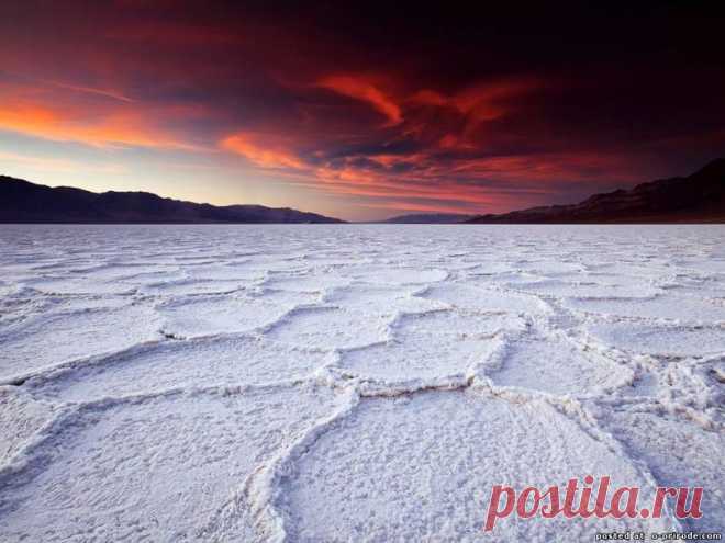 Резервуар Badwater, Предсмертная Долина.