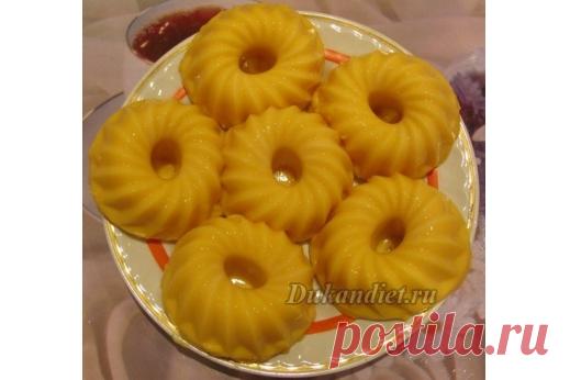 Суфле из тыквы Сах.зам по вкусу (у кого-то тыква сладкая, а у кого-то нет, поэтому смотрите сами сколько Вам сах.зама нужно добавить). У меня сладкая, поэтому я не добавляла сах.зам.

Желатин замочить в молоке (по инструкции на упаковке). 

Тыкву нарезать на кубики, отварить или запечь в духовке до мягкости.

Блендером превратить в пюре тыкву вместе с йогуртом и сах.замом (у меня в таблетках, поэтому я растирала в порошок).
Молоко с желатином нагреть до растворения желатин...