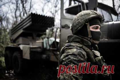 Российские военные уничтожили пехоту ВСУ в опорном пункте. Минометчики Тульского гвардейского соединения ВДВ уничтожили пехоту ВСУ в опорном пункте на артемовском направлении. Об этом говорится в сообщении Минобороны России. Как уточняется, разведка с помощью БПЛА получила данные, что противник закрепился на участке в зоне ответственности десантников.