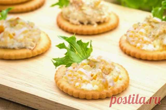 Канапе с курицей и ананасами на крекерах — Дачный участок