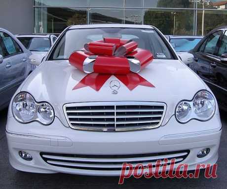 Есть 2 вида подарков, которые нафиг не нужны, и который фиг, кто подарит))))