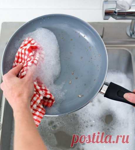 КАК ОЧИСТИТЬ СКОВОРОДУ ОТ ЖИРА