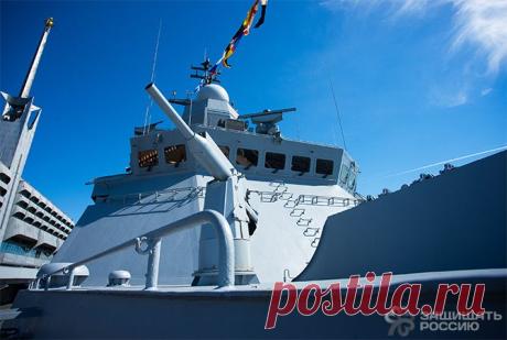 В Петербурге редакции «Защищать Россию» удалось побывать на борту корвета «Стойкий» проекта 20380. Как устроен один из новейших кораблей Балтийского флота, который принято называть «невидимкой»? Смотрите наш фоторепортаж и узнаете!