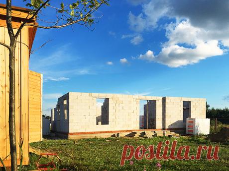 Кирпич vs. бетон: из чего лучше строить дома – Михаил и Анна Кошелевы – Стиль – Материалы сайта – Сноб