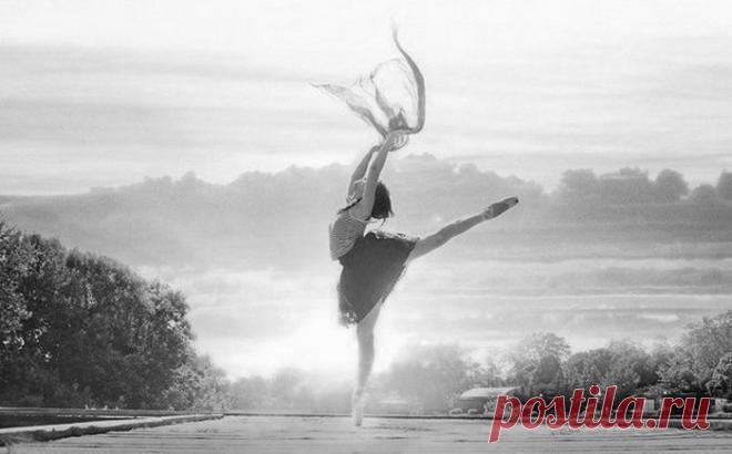 «Какая роскошь — быть не в моде»: стихотворение-желание о том, что делает человека счастливым