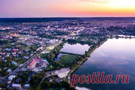 (2) Facebook