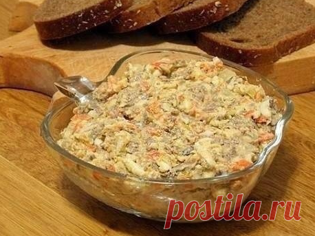 Салат с морковью и печенью
куриная печень - 300г
3 морковки - 180г
3 луковицы - 150г
3 маринованных огурца - 150г
12 ст. л. кукурузы консервированной
3 ч. л. подсолнечного масла
10 ч.л. легкого майонеза - 50г