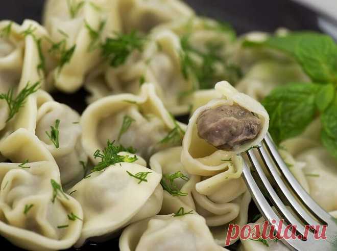 Спасибо снохе за подсказку. Пельмени теперь у меня очень сочные и вкусные, а тесто тонкое и эластичное
Пельмени любят в каждой российской семье. Каждая хозяйка просто обязана вкусно готовить пельмени. Согласитесь, что магазинным продуктам (даже самым дорогим и самого высшего качества) очень далеко до домашних пельменей, сделанных с заботой и любовью. Я мама троих сыновей, и чтобы мне настряпать...
Читай пост далее на сайте. Жми ⏫ссылку выше
