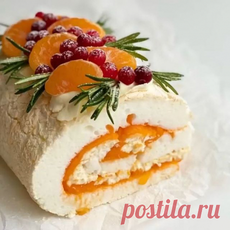 МЕРЕНГОВЫЙ РУЛЕТ.🍊

Нежная меренга, мандариновый курд, сливочный крем — это один из лучших десертов на новогодний стол.🎄 

Маленькая просьба, кто заберёт к себе рецепт в закладки📌 , оставьте любой смайл в комментариях. 
Хочу видеть тех, кому нравится то, что я делаю🙌🏽💫 Для меня это очень важно.

ИНГРЕДИЕНТЫ:

Для меренги:
✅ 190 г. белка (6 яиц)
✅ 1 ч.л. соли
✅ 1 ч.л. лимонной кислоты
✅ 250 г. сахара
✅ 25 г. кукурузного крахмала 
⠀

Для мандаринового курда:
✅ 300 г. о...
