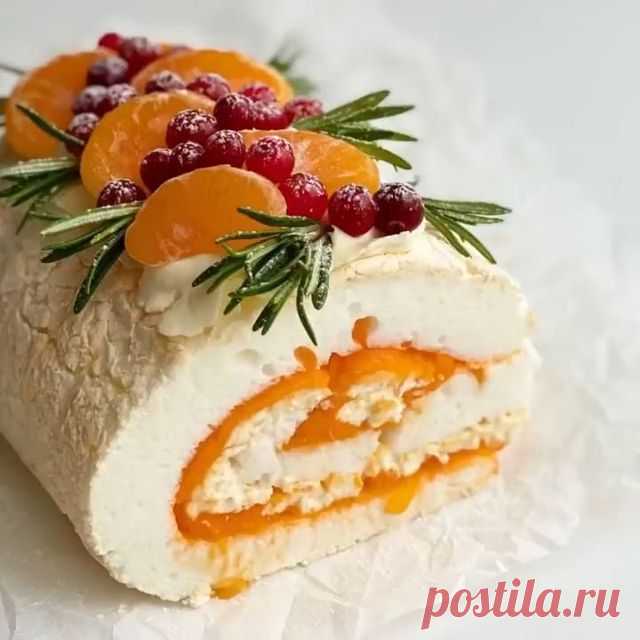 МЕРЕНГОВЫЙ РУЛЕТ.🍊

Нежная меренга, мандариновый курд, сливочный крем — это один из лучших десертов на новогодний стол.🎄 

Маленькая просьба, кто заберёт к себе рецепт в закладки📌 , оставьте любой смайл в комментариях. 
Хочу видеть тех, кому нравится то, что я делаю🙌🏽💫 Для меня это очень важно.

ИНГРЕДИЕНТЫ:

Для меренги:
✅ 190 г. белка (6 яиц)
✅ 1 ч.л. соли
✅ 1 ч.л. лимонной кислоты
✅ 250 г. сахара
✅ 25 г. кукурузного крахмала 
⠀

Для мандаринового курда:
✅ 300 г. о...