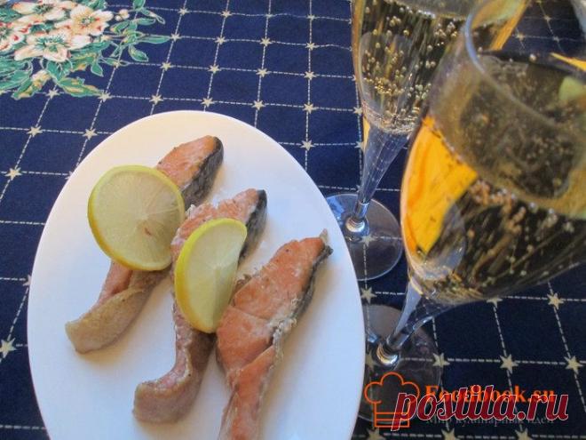 Лосось «Шампань» | Foodbook.su Очень быстрый рецепт - подойдет тем, к кому в любой момент могут нагрянуть гости. И тогда, быстро разморозив рыбу, за 15 минут мы приготовим вместе с гостями эту рыбку в игристом шампанском.