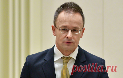 Сийярто: Венгрия будет блокировать действия ЕС по эскалации кризиса на Украине. Если Брюссель будет подталкивать к войне, то Будапешт будет использовать право вето против его решений, заявил министр иностранных дел и внешнеэкономических связей Венгрии