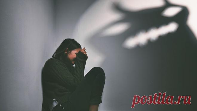 Психолог объяснил, почему люди стали чаще сталкиваться с паническими атаками. Число случаев панических атак в последнее время выросло на фоне того, что многие научились правильно называть и диагностировать это состояние. Об этом "Москве 24" рассказал психолог-психотерапевт Дмитрий Евстигнеев. По его ...