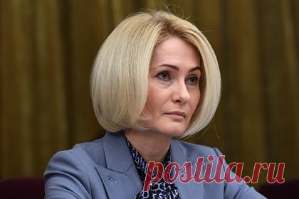 Просроченным продуктам в России предложили необычное применение. Вице-премьер России Виктория Абрамченко предложила необычное применение мусору торговых сетей и ресторанов. Чиновница поручила Минсельхозу и Минпромторгу изучить возможность переработки органических отходов в удобрения для почвы или корм для рыб. Однако норм обращения с пищевыми отходами в текущем законодательстве нет.