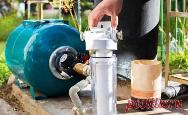 В статье рассказывается о том, как очистить воду из скважины и какие на это существуют средства. Очистка воды из скважины требуется в тех случаях, когда