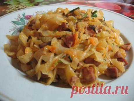 Капуста тушеная со сметаной, грибами и колбасой. Фоторецепт. | 4vkusa.ru