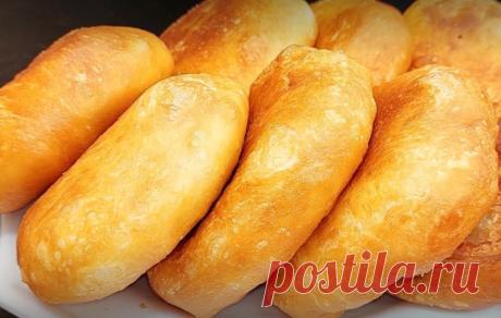 Нашла правильный рецепт. Пышные и сочные беляши: делюсь, чтобы все узнали Беляши — это жареные пирожки, которые принято готовить как из дрожжевого, так и из пресного теста. Традиционной начинкой для беляшей является мясо, чаще говядина или баранина. Однако, на территории СССР беляши готовились преимущественно со свининой. В татарской и башкирской кухне приветствуются беляши с иными видами мяса, нежели со свининой. В основном, выпекаются маленькие пирожки. Но, […]