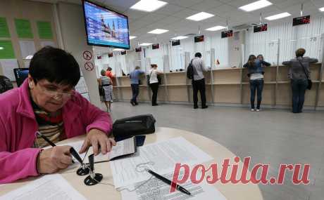 Германия ужесточила визовые требования для россиян. Для получения визы в Германию россияне в качестве финансовой гарантии теперь должны предоставить выписку из банка, работающего в ЕС. Ранее ФРГ также стала запрашивать подтверждение оплаты забронированного жилья