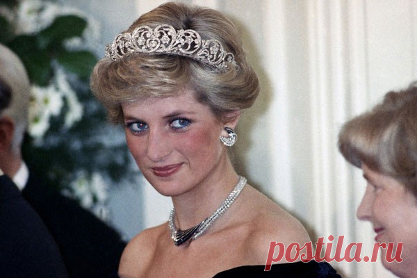 60 лет назад родилась принцесса Диана Принцессу Диану называют одной из самых популярных женщин XX века. Она активно занималась благотворительностью и была законодательницей мод. За ее доброе сердце и непосредственность леди Ди любили во всем мире.«Роза Англии» – так пропел Элтон Джон на похоронах принцессы Дианы. Их...