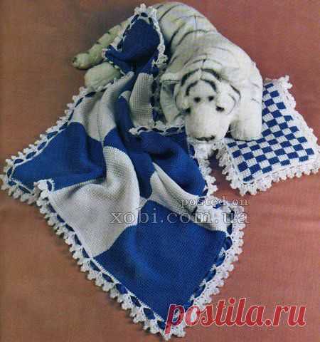 покрывало сине-белая шахматка вязаное тунниским крючком