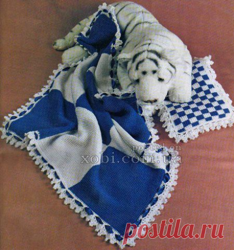 покрывало сине-белая шахматка вязаное тунниским крючком