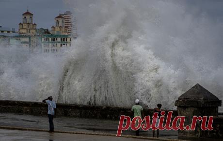 WSJ сообщила, что Куба попросила помощи у правительства США в связи с ураганом "Иэн". Газета уточнила, что Вашингтон продолжает переписку с Гаваной для уточнения объема необходимой помощи