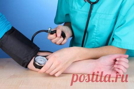 Возрастная норма артериального давления - МедРу - 7 января - 43002842789 - Медиаплатформа МирТесен Давление зависит от возраста человека, поэтому, когда его измеряют, необходимо учитывать возрастную норму. А это норма не всегда 120/80.На показатели артериального давления влияют многие факторы, в том числе различные сердечно-сосудистые заболевания, поэтому измерение давления важный фактор в - 7 января - 43002842789 - Медиаплатформа МирТесен