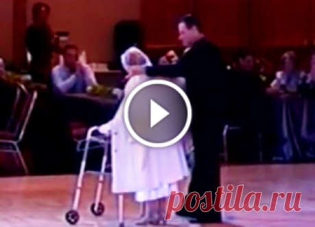 Танец 94-летней Матильды и её молодого партнера Данни на фоне песни «Dancing in the Rain» 
Когда Матильда Кляйн вышла на танцпол с помощью своих ходунков, зрители не могли ожидать того, что они увидели через пару минут. К концу выступления она показала всем, что еще может прекрасно двигать…